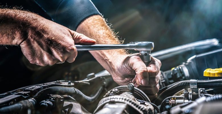 چرا تعمیرگاه مکانیکی آچار ۱۳ در بندرعباس را انتخاب کنیم؟